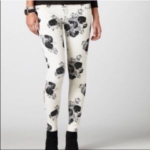 American Eagle flower printed jeggings